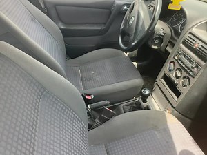 37K views · 1.1K reactions | Mise en vente chez Fouss auto liquidation très très très bon prix Opel astra année 2000 ancien moteur essence très économique Clim d’origine moteur 1.6 a 950 mille sans douanes au port de Lomé NB: appel direct ou WHAT app 0022891566318 | FOUSS AUTO | Facebook