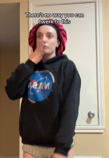 Drip drip drip drop 💧 we can twerk to anything! Even Bambii • #bambi #dancer #twerking #springtime #disney