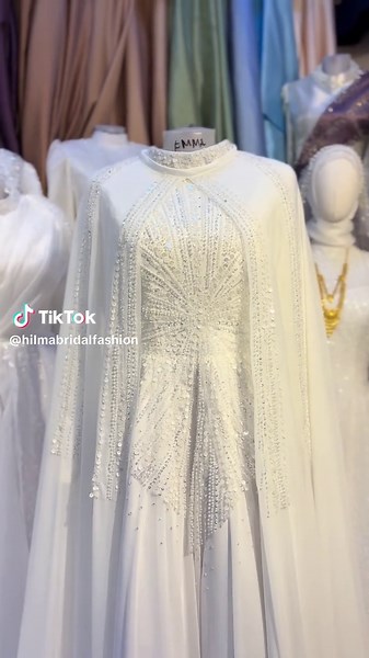 Stunning Muslim Bridal Gown with Cape for Weddings