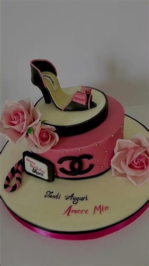 Chanel cake with edible high heel topper 🤍👠 #cake #shorts #shoecake