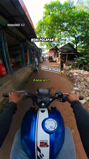 a random kids e blogger e blogger 😂 | Aniks02