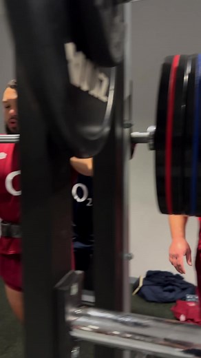 Get yourself a gym partner like this 🤣💪 | England Rugby