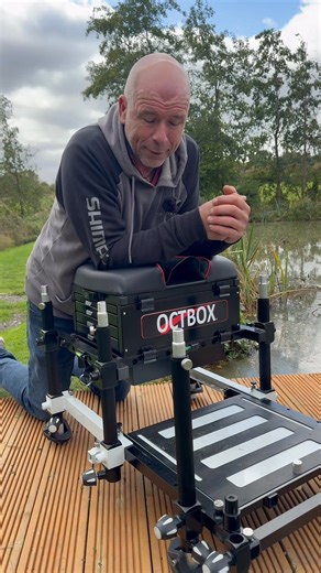 A CLOSER LOOK 🧐 Nick Speed looks at NEW OCTBOX👇 WHAT’S NEW🤩 ✅ SUPER SLIDEY Moulded Aluminium Drawers ✅ DEEP Under-Box Compartment ✅ ERGONOMIC Pole Seat ✅ LEATHERETTE Pole Strap ✅ IMPROVED Screw Threads ✅ SEXY New Colour Scheme ✅ DISCOUNT 10% off ALL OCTBOX TACKLE for CMM Followers What’s Continued… ✔️ VERSATILE Seatbox chasis converts to BARROW & PLATFORM ✔️COMPATIBLE with drawers & accessories from existing Octboxes ✔️ CUSTOMISE distance between seat and footplate for perfect posture ✔️ UNIV
