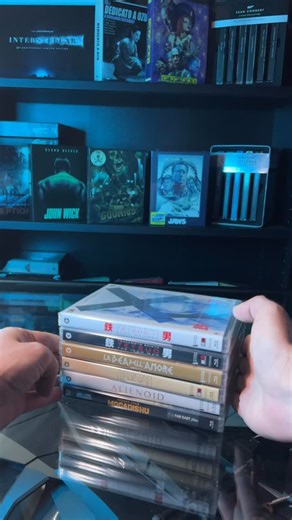 The Cult Movies Collector on Instagram: "🎅🏽 Babbo Natale è arrivato in anticipo grazie a @cgtv_it 🎄 Ecco alcune tra le attesissime novità di Dicembre che consigliamo di acquistare ed aggiungere alla vostra videoteca personale‼️ • Escape From Mogadishu Un action drammatico basato su fatti reali che vede diplomatici delle due Coree collaborare per fuggire dalla Somalia durante la guerra civile del 1991. • Alienoid & Alienoid: Return to the Future Una saga epica che mescola fantascienza, arti ma