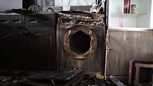 Machine à laver incendiée dans la : vidéo de stock (100 % libre de droit) 3468342917 | Shutterstock