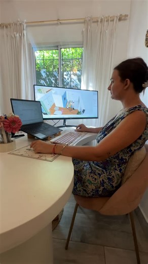 Agustina Tardito | Este año me hice el mejor regalo de Navidad 🎄 Trabajar solo con la notebook me dejaba agotada: pantalla chica, muchos detalles y cero... | Instagram