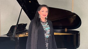 Waco! Don't miss the wonderful Crystal Gayle LIVE at The Waco Hippodrome Theatre on October 17th. Tickets will go fast, so get yours today! | Crystal Gayle