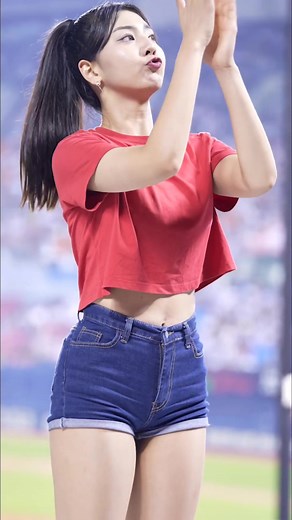 Korean Cheerleader Dance Trend