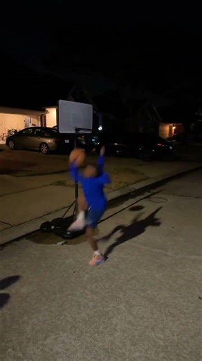 Mini dunk contest who won🤔 #shorts