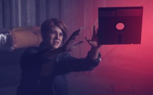 控制 3 从行政中心一路来到通信部，发现能量体软盘，获得投掷能力。