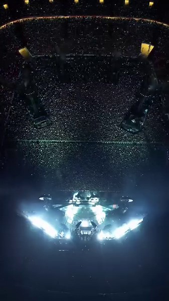 21K views · 732 reactions | A CROSSBOW’S RIPPLE EFFECT One of FFP FX's favourite causing effects that they have been developing and tweaking for the past 20+ years. Starting off on a much smaller scale used for indoor shows, it has over time, evolved into the spectacle we know today. Enjoy the view! Video by ffp effects Inc / ffp SFX GmbH - https://www.instagram.com/ffpfx/ | Rammstein Belgium | Facebook