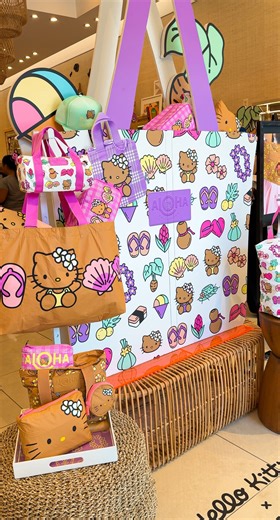 ハワイで話題の『アロハコレクション』のコラボ💕AlohaCollection x @HelloKitty が正式にリリースされました。ショップに行ってコラボ商品をチェックしてみてくださいね🎀 『アロハコレクション』は、モアナサーフライダー ウェスティン リゾート＆スパにございます。 ・ ・ #コレクションズオブワイキキ #collectionsofwaikiki #ハワイ #ハワイ旅行 #ハワイ旅 #ハワイ情報 #ハワイおすすめ #ハワイ好きな人と繋がりたい #ハワイショッピング #ハワイ買い物 #ハワイ土産 #ハワイお土産 #ハワイで買ったもの #ハワイ限定 #シェラトンワイキキ #ロイヤルハワイアン #モアナサーフライダー #プリンセスカイウラニ #大人ハワイ #子連れハワイ #ワイキキ散歩 | コレクションズ・オブ・ワイキキ