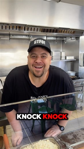 KNOCK KNOCK⁉️🤣🤖🧸#subscribe #eating #funny #food #shorts #cooking #comedy