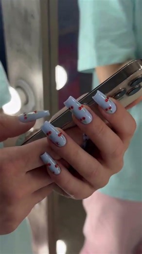 New nails, new script, same drama