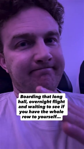 God has smile upon me! @adlfringe I shall be with you soon. And will have actually got some sleep. Looks like I actually might have the energy to perform a show that’s worth watching 😂🙌🏻 #adelaidefringe #adelaide #flight #sleep #plane