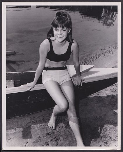 5.1K views · 105 reactions | The Dating Game (1966) with Sally Field and Robert Vaughn. | Terry Soto | Facebook