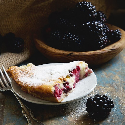 483K views · 27 reactions | Bring traditional French goodness to your table with this low-carb blackberry clafoutis. Super-easy to make! This recipe combines juicy blackberries with vanilla-scented custard. https://simplysohealthy.com/easy-keto-friendly-blackberry-clafoutis/ | Simply So Healthy | Facebook