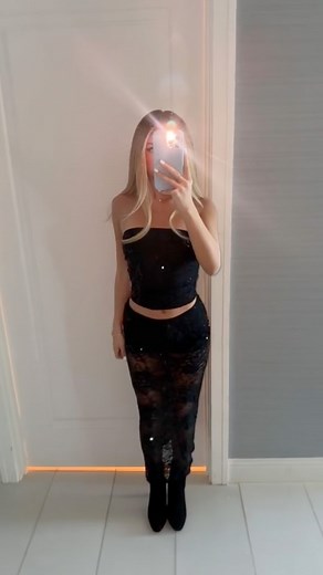 Coco Quinn on Instagram: "Din #dinner #vegas #night"