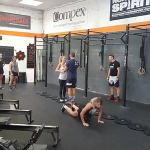 Rock-paper-scissors anyone? We're loving this warm-up idea from CrossFit France. | TWL