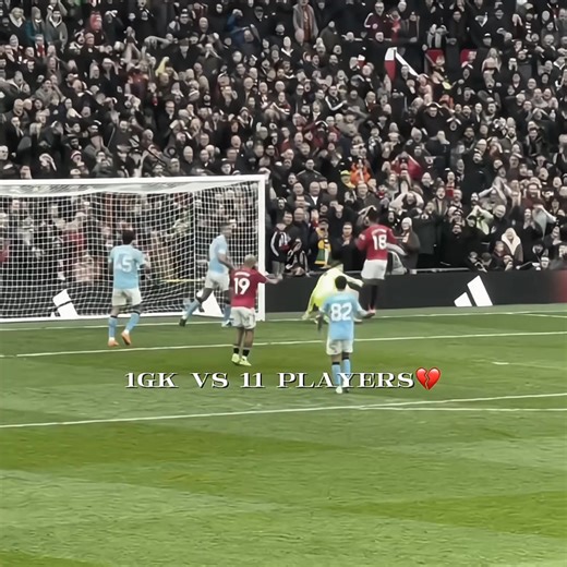 Donnarumma's Incredible Saves Against Manchester City