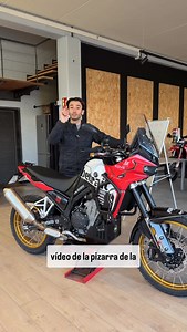 🔥 Pizarra de la Kove 800X PRO de Betrail 🔥 Para todos los que lo pedíais… ¡aquí la tenéis! Os dejamos el resumen de todas las chuches que le hemos montado a las motos de Betrail 🛠️🏍️ Gracias enormes a todas las marcas que nos habéis apoyado! 💪 ¿Qué os parece el resultado? 👀🔥 | betrail