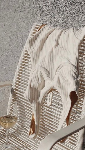 Alex Beazley 🍑 Life’s A Peach on Instagram: "Note to self 📝 #SelfLoveSteps"