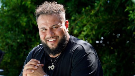 Mo Amer unpacks the pressure of being a Palestinian American comedian | CBC Arts