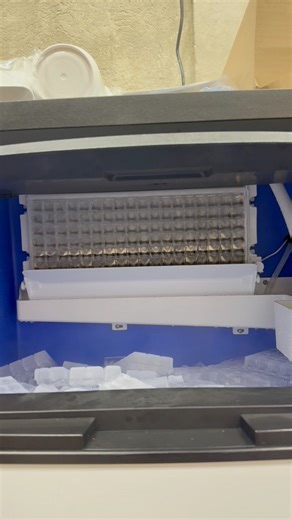 37K views · 242 reactions | ❄️ 100KG Ice Machine in Action! ❄️Perfect for cafés, resto bars, milk tea shops, and small-scale ice selling.Produces 2.5–2.9 bags of ice per hour — that’s up to 60-70 bags a day! 流 Equipped with a Secop compressor for efficiency & durability. | Mrei Equipments | Facebook