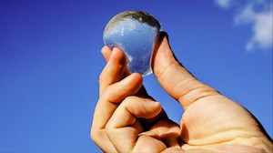 This Drinkable Water Bubble Could Kill the Plastic Bottle Once and For All