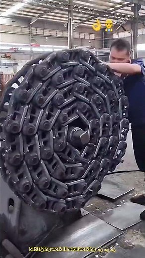 Metal chain of excavator process in manufacturing