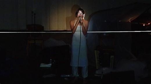 "Mon petit vieux", une chanson du tout premier album de Camille, à redécouvrir dans sa version live au Trianon 🎥 Vidéo complète : https://www.youtube.com/watch?v=TMmdJCjR7CU | Camille