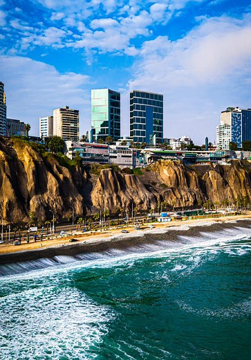 Paseo por el malecón de Lima con drone | paisajes peruanos