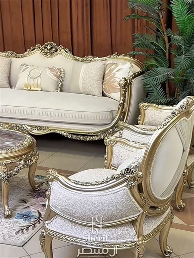 ✨ صالون نيوكلاسيك “بيروت” ✨ CODE : 3032 لو عايز صالون يخطف العين من أول ثانية في الريل 👑 “بيروت” هو الاختيار اللي يدي بيتك فخامة الكلاسيك ولمسة عصرية راقية في نفس الوقت ✨ 🔹 تصميم نيوكلاسيك بتفاصيل دقيقة وخطوط ناعمة كلها شياكة 🔹 أخشاب زان طبيعي متين يعيش معاك سنين 🔹 اسفنج كثافة عالية لراحة تحس بيها من أول قعدة 🔹 أقمشة مستوردة فخمة بألوان تناسب أرقى الديكورات شوف الفيديو للآخر واستمتع بكل تفصيلة بنفسك 👌🔥 ومتفوتش الفرصة… الكمية محدودة 📩 كلمنا دلوقتي للحجز والطلب 📞 01117166620 📍 دمياط – طر