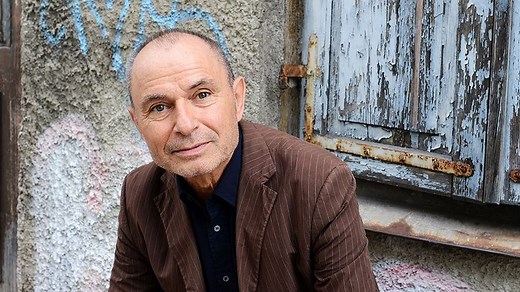 «Im ersten Licht» von Norbert Gstrein: Verschont, aber nicht unversehrt vom Krieg