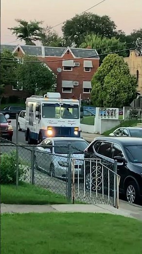 Mister softee Theme song
