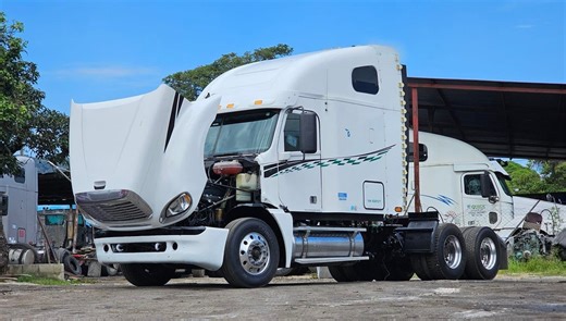 12K views · 337 reactions | Hermoso Freightliner Columbia 2015 recién...
