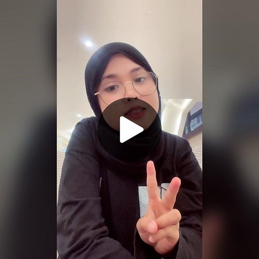 Understanding Hand Gestures in Communication