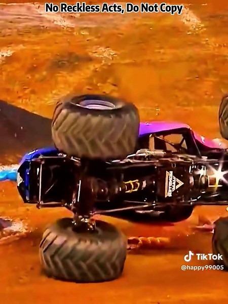 Monster Truck Mayhem: Freestyle Competition