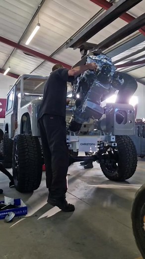 Defender 2.8i BMW M52 Drivetrain Installation Process