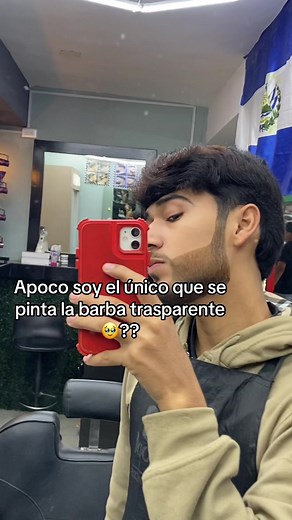 ¿Soy el único que pinta su barba transparente?