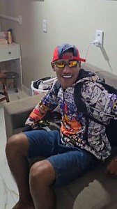 Amaral Komedia on Instagram: "Pra mulherada que quer realçar a sua beleza, o Studio @andrya_lancaster1 está todo equipado e pronto pra te atender. Marque sua hora e aproveite as promoções. #amaralcomedia #naofalacomigonao #maloqueirodemanaus #passaopano #humor #comedia #viral #manaus #salaodebeleza"