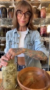 Usnea Benefits🍃 Visit www.aliasherbals.com for more details on our Sustainably Wildcrafted Usnea🌿 #usnea #herbalism #holistichealth #fyp #foryou #wellnesstips #herbalist #healyourself #herbalmedicine #medicinalherbs | Alia's Herbals