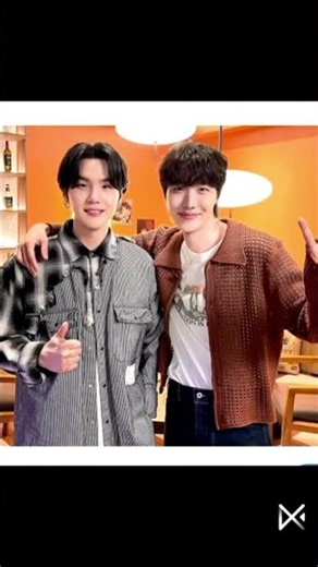 meri ri sas ke pach putar the BTS 💜💜💜💜💜