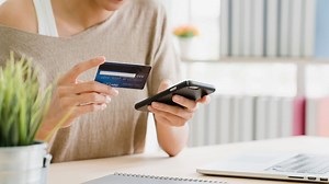 What are Advantages of Using Credit| क्रेडिट कार्ड के फायदे क्या हैं| Credit Card Kab Banwaye | benefits of having credit card | Herzindagi