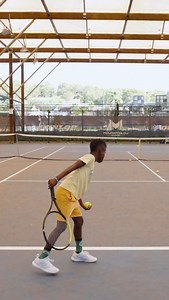 The serve is the most important shot in modern tennis. It’s the one where you have the most control - and it all starts with the toss. Tossing isn’t just throwing the ball in the air; it’s about releasing it naturally to set yourself up. Watch how the Academy’s coaches teach this to our campers. In the end, that’s how you hit an ace! #tennis #tennistips #tenniscamps | Mouratoglou Tennis Academy