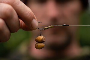 🤷‍♂️🐝🤔 Is it a Combi-Rig Slip D or a Combi Multi-Rig? . So what is the rig Darrell Peck is using to great success on the latest BIG CARP BUZZ at Wasing Estates - Oxlease lake? Well… in the first film at Bluebell Lakes Darrell named it as the Combi-Rig Slip D and in the latest film he has called it the Combi Multi-Rig 🤔 . The truth is they are one of the same thing and the name doesn’t really matter… all that matters is that it works! . Darrell says: “it has the ability to quick change the ho