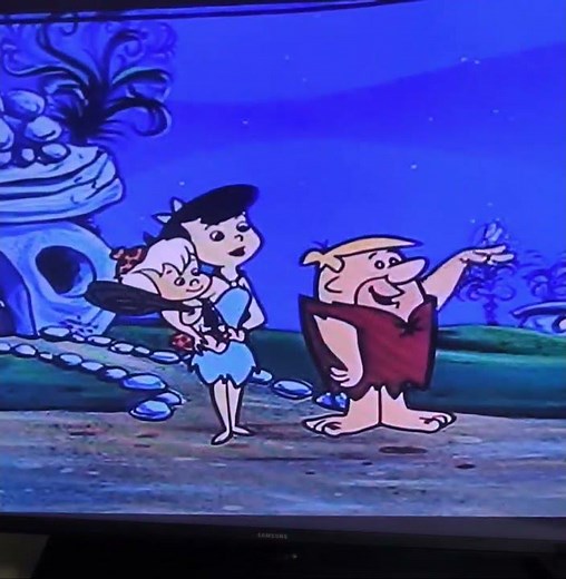 Meet the Flintstones.They're a modern stone age family.From the town of Bedrock right out of history