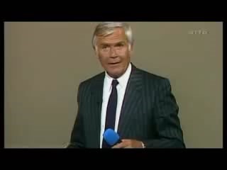 Arnold Schwarzenegger speaks his native german in some interviews in Europe during the 80s (last one in very early 2,000). Only in the last bit he sounds out of practice.