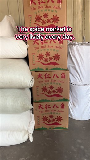 The spice market is very lively every day.#cinnamon #cassis #spices #cloves #pepper