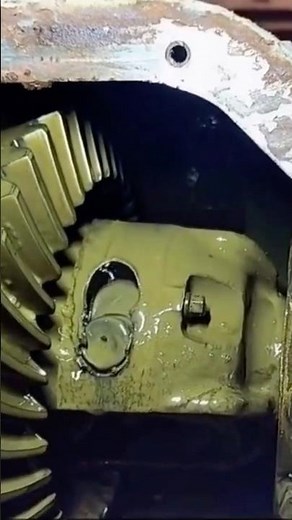 What Do You Think Is Wrong With This Dodge Ram Differential? 🤔🔧